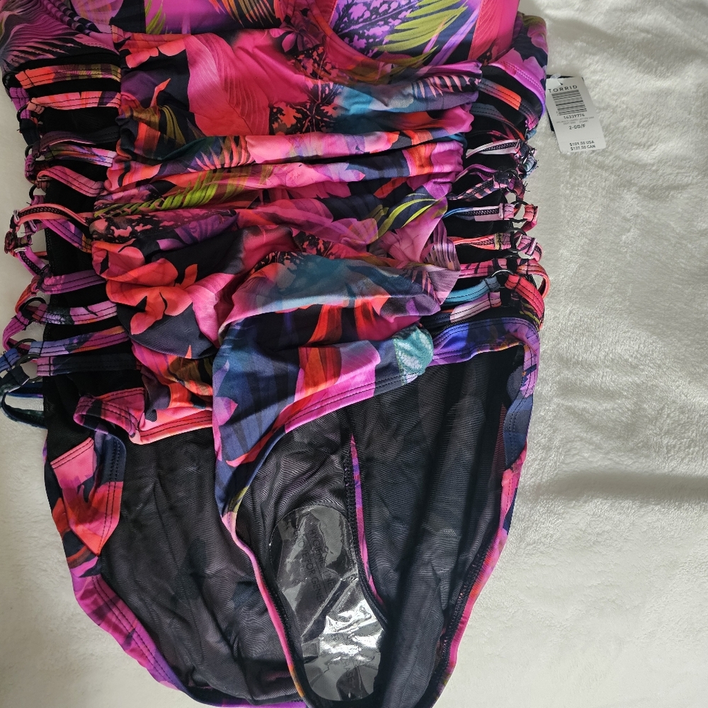 Torrid Lattice Leaves One piece Swimsuit - Picture 7 of 7